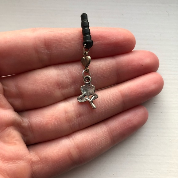 Urban Outfitters Accessories Silver Gold Flower Cell Phone Dust